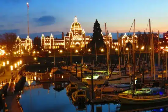 things to do in victoria bc at night